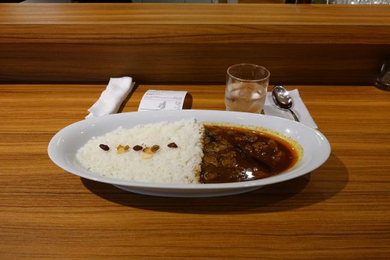 Seeking Spice in Japan 15: A Hee-Hee Curry (Cup) in a Mall