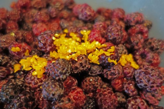 Purpurhimbeeren und Charapita (gehackt)