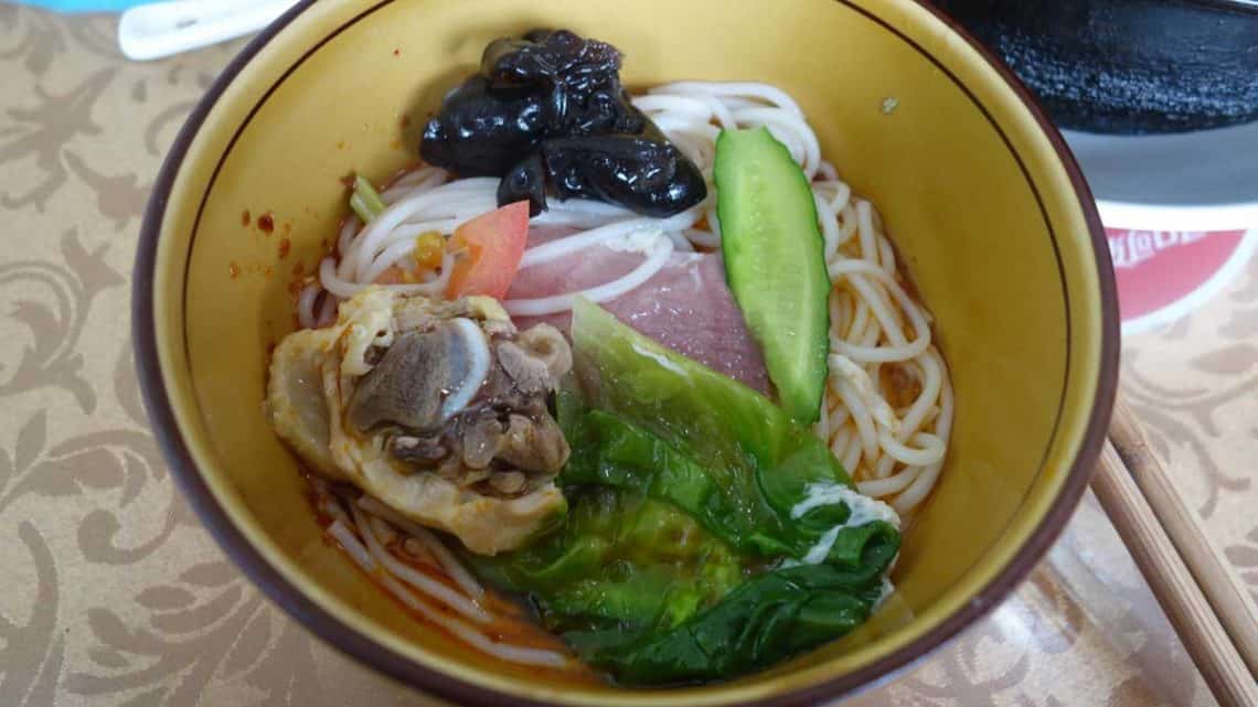 Yunnan Crossing-the-Bridge Noodles and More Naxi Food in Shuhe Ancient Town